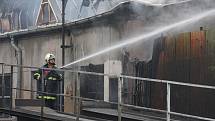 V Chýnovské ulici v Táboře hořelo v areálu dopravce Comett Plus, škoda se odhaduje na 50 milionů korun.