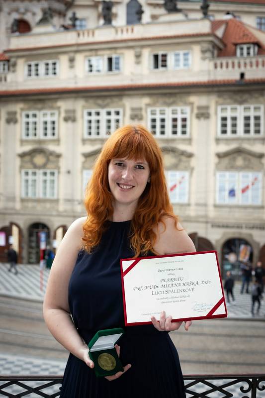 Lucie Spálenková loni darovala kostní dřeň nemocné ženě. Zachránila jí tak život.