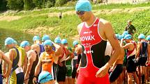 Martin Novák v tuto chvíli ještě netušil, že plaváním pro něj mistrovský sprinttriatlon skončí.