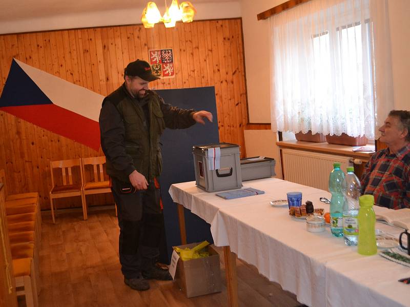 Volby v Šebířově.