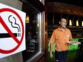 Zákaz kouření v restauracích.