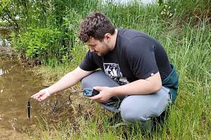 Do ekologického projektu ve Veselí nad Lužnicí se zapojili studenti z pěti zemí. Zkoumají mimo jiné kvalitu vody.