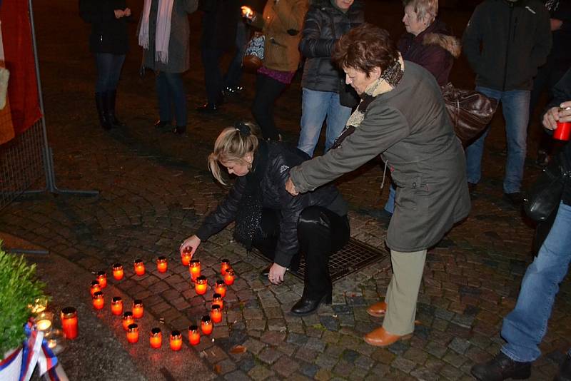 17. listopad na táborském náměstí. 