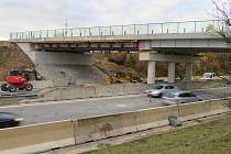 Nový most v Záluží na hlavní trase z Tábora do Mladé Vožice má být uveden do provozu už v pondělí 27. listopadu.