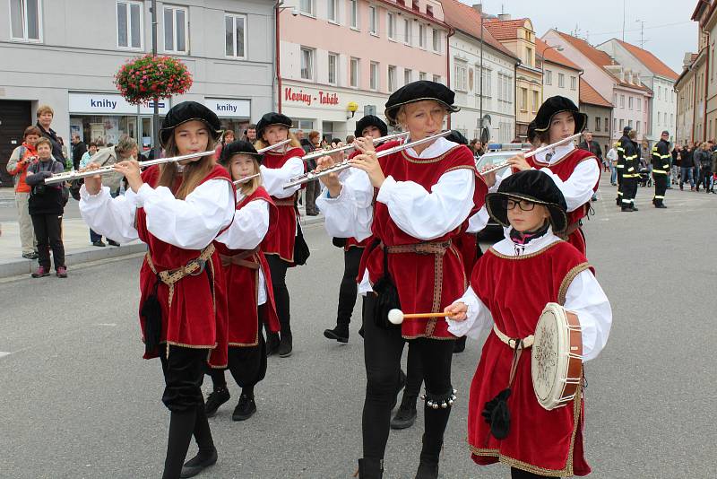 Soběslavští v sobotu přivítali Viléma z Rožmberka a jeho novou manželku.