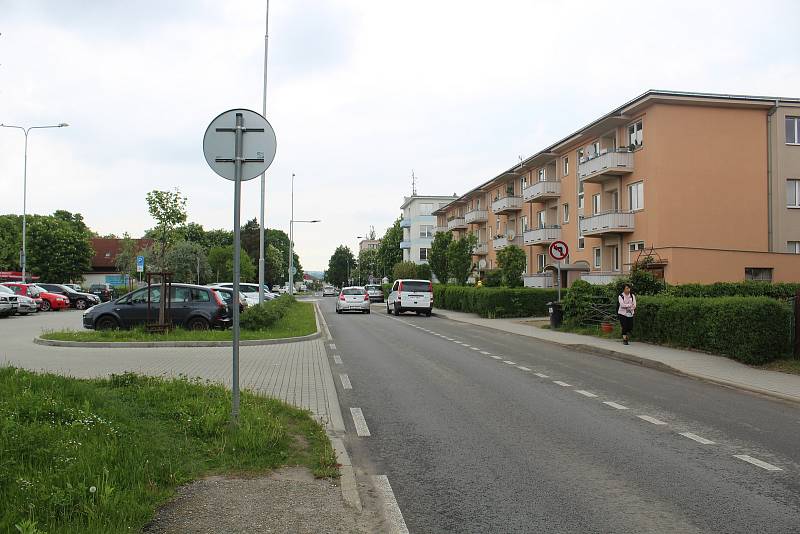 Ulice Rudé armády. Část místních žádá přejmenování, jiní jsou naopak ostře proti.