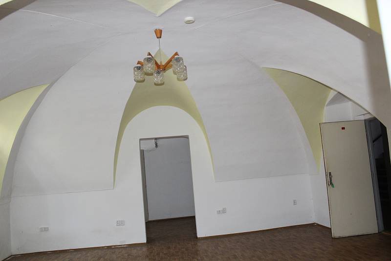 Mezi památky, které marně hledají nového majitele, patří i zámek v Načeradci na pomezí Táborska a Benešovska.