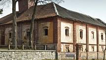 Pivovar byl založený roku 1581. Nechal jej vystavět tehdejší majitel chýnovského hradu Zdeněk Malovec. Pivovar, stejně jako vedlejší panské sídlo, střídal často majitele.