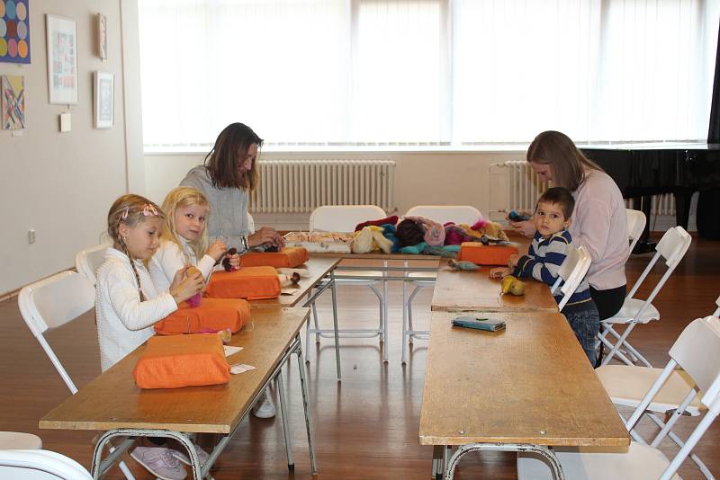 Loutkový festival přilákal do Spektra stovky malých i velkých diváků.