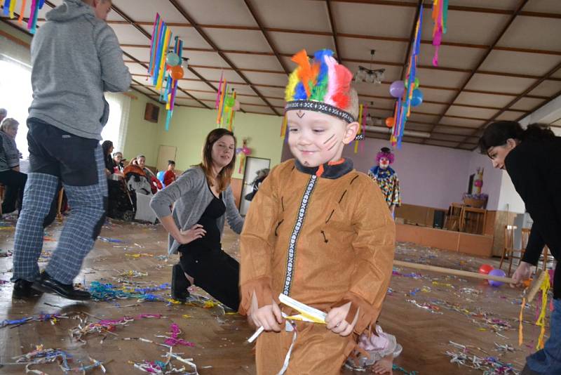 Karneval pro děti v Komárově. 