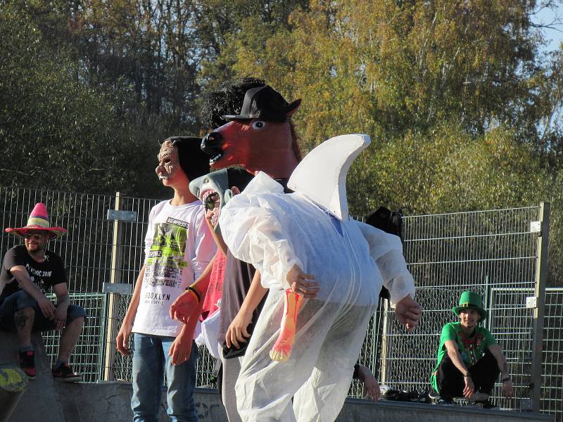 V sobotu 26. října se konal další ročník Halloweenského pojezdu na Sídlišti nad Lužnicí.