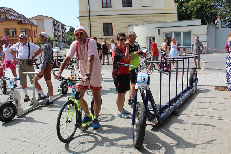 Bechyni v sobotu ovládly koloběžky. Konal se v ní totiž již 49. ročník koloběžkové Grand Prix Bechyně.