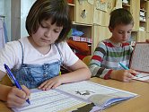Plánská škola učí děti i nové písmo. 