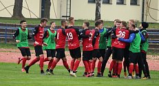 Radost fotbalistů Táborska po podzimním vítězství 2:0 v Blansku.