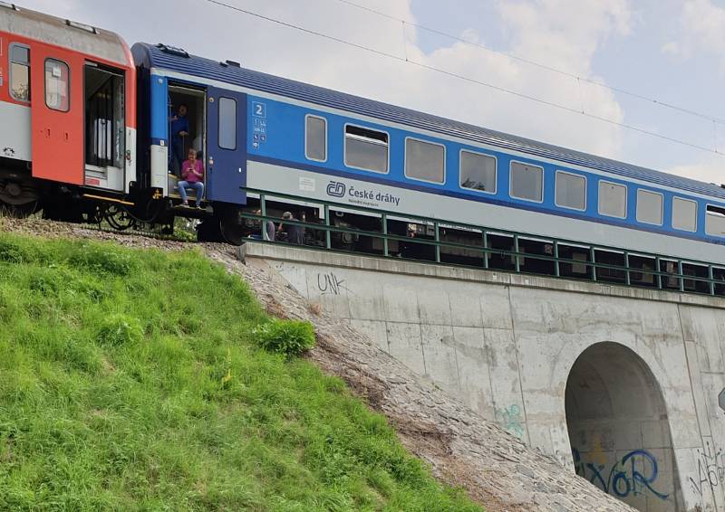 V sobotu 24. srpna zdržela 400 pasažérů rychlíku nehoda u Sezimova Ústí.