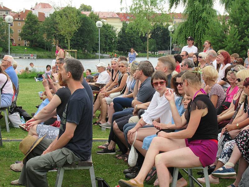 Město Tábor v neděli 5. července zahájilo sérii kulturních akcí, kterými slaví letošní 600. výročí založení města na hoře Tábor.