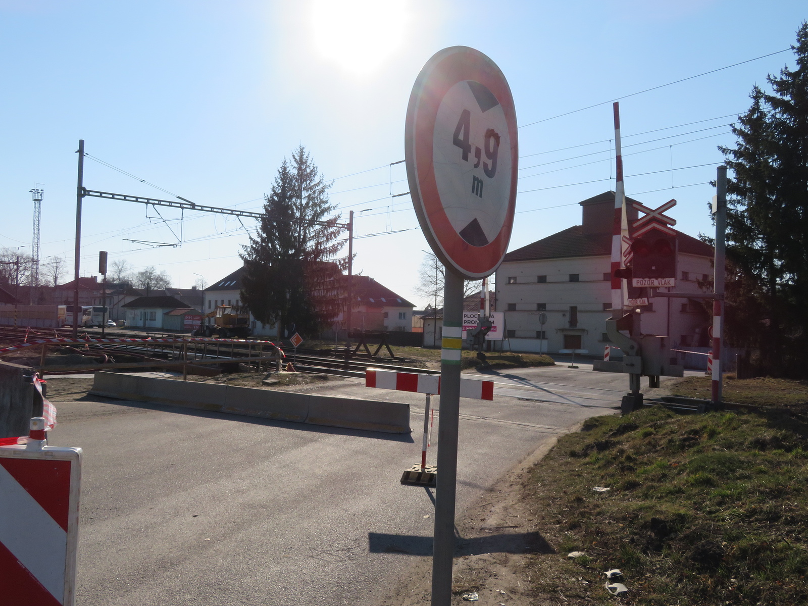 Přejezd v Soběslavi je uzavřený. Na Zvěrotice a Chlebov se jezdí po novém -  Táborský deník