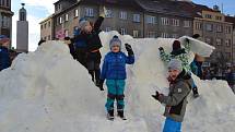 Loni Tábor pořídil dětem sníh na náměstí poprvé.
