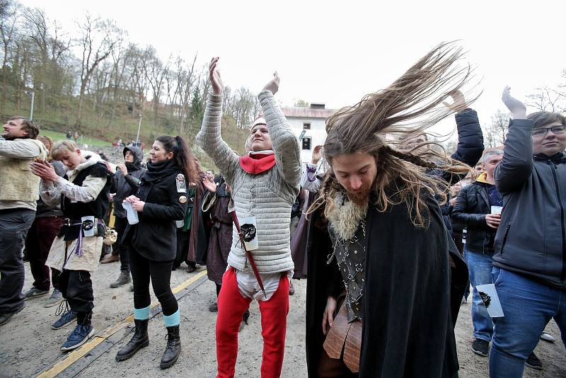 Milovníci historie, fantasy a Zaklínače si užili v Táboře na Housově mlýně čtyřdenní festival.