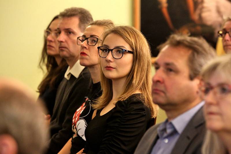 Konference podnikání ve stínu historických dominant Tábora ve spolkovém domě Střelnice, kterou pořádá Raiffeisenbank a partnerem akce je Deník.