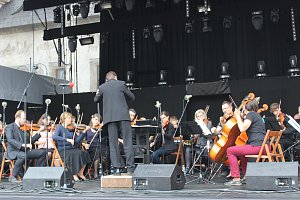 Táborský symfonický orchestr Bolech představil v sobotu odpoledne  v rámci Táborských setkání řadu filmových melodií.