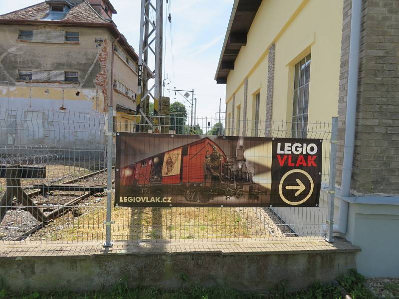 Putovní muzeum od Československé obce legionářské je věrnou replikou legionářského vlaku z období let 1918–1920. Legiovlak poprvé zavítal i do Bechyně a zůstane do neděle 20. června.