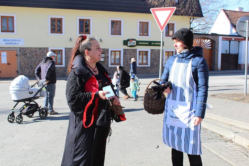 Maškary v sobotu odpoledne prošly Chýnovem.