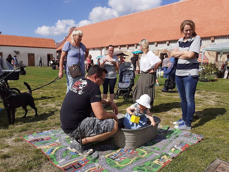 V sobotu 4. září Barokní dvůr pořádal již posedmé dožínkové slavnosti. V pestrém programu si vybrali děti i dospělí.