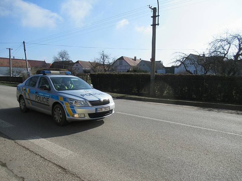 Policejní kontroly na hranicích Táborska a Jindřichohradecka se v pondělí 1. března uskutečnily bez problémů. Podle zasahujících policistů byli řidiči připraveni a disponovali alespoň čestným prohlášením.