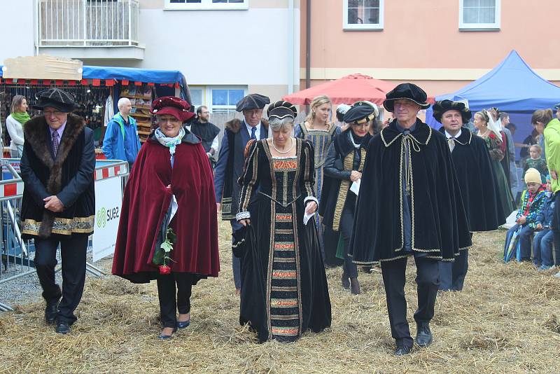 Soběslavští v sobotu přivítali Viléma z Rožmberka a jeho novou manželku.