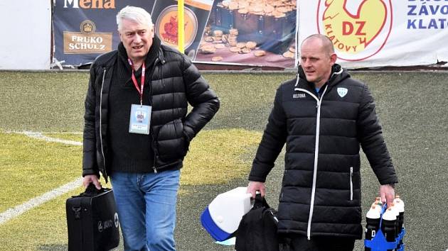 Josef Balík (vlevo) s masérem Táborska Rostislavem mrzenou. I jeho měl před lety v péči ještě jako aktivního hráče...