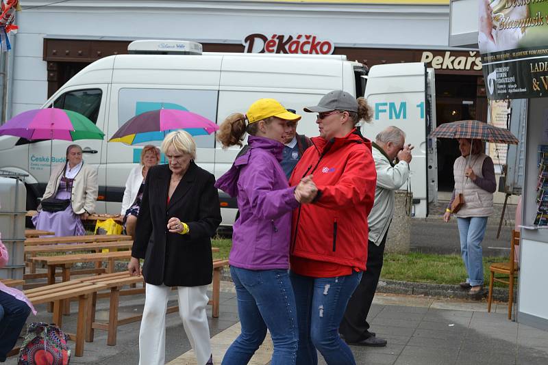 Dechovky zahrají ve vesnicích kolem Soběslavi i na náměstí.