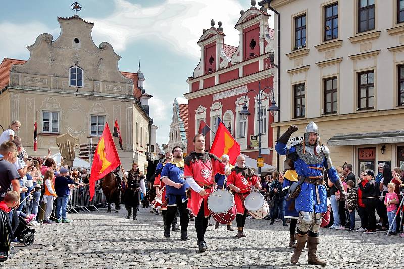 Táborská setkání 2019 - slavnostní průvod.