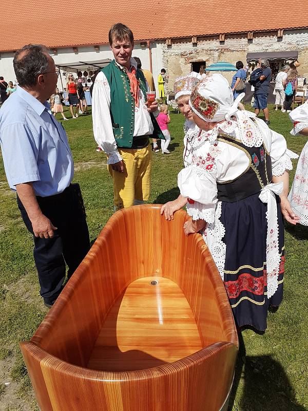 V sobotu 4. září Barokní dvůr pořádal již posedmé dožínkové slavnosti. V pestrém programu si vybrali děti i dospělí.