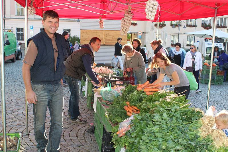 Farmářské trhy se v Táboře konají ve středu na Žižkově náměstí.