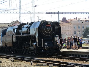Na táborské vlakové nádraží v neděli 17. září přijela parní lokomotiva 475.111.