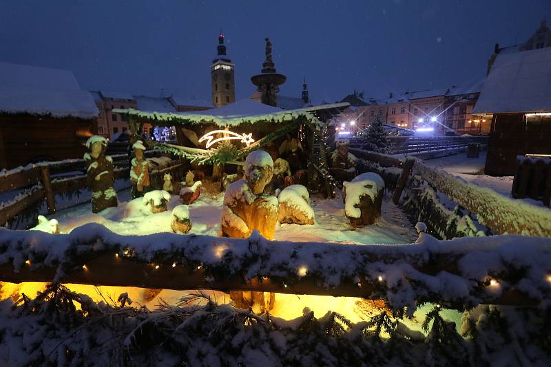 Adventní trhy začaly. Trhovci si užívají návrat po vynucené covidové pauze.