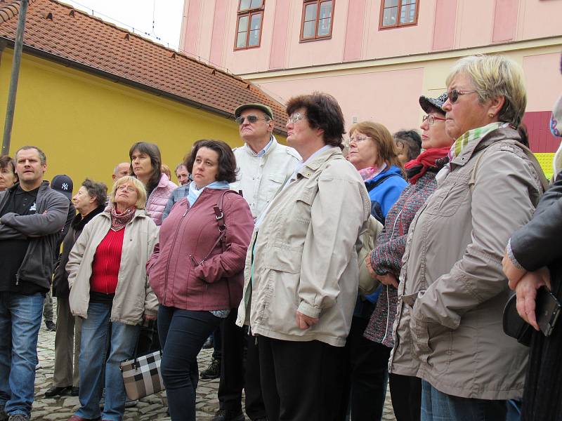 Říjnoví Sobotníci spojili program se Dnem archeologie. O nálezech archeologů nejen v Táboře pohovořil archeolog Husitského muzea František Janda.