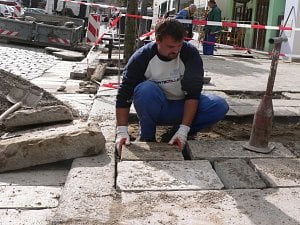 Obce na pokračují s vylepšováním i na podzim. Nový chodník budou mít třeba v Bezděčíně. 