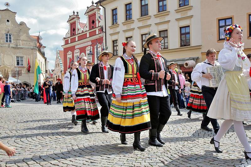 Táborská setkání 2019 - slavnostní průvod.