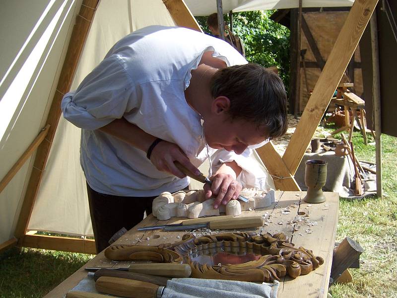 Návštěvníci festivalu se mohli seznámit s celou řadou historických řemesel.