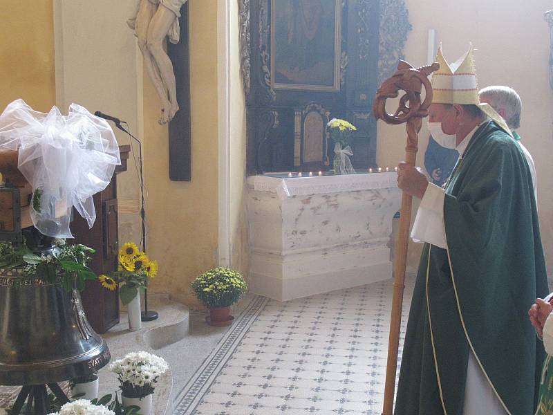 Planá nad Lužnicí se dočkala po letech satisfakce, kostel zasvěcený svatému Václavovi bude mít stejnojmenný zvon. V neděli 27. září ho posvětil pomocný biskup českobudějovický Pavel Posád.