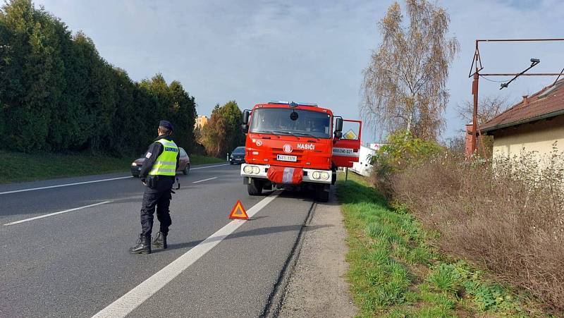 Střet motocyklu s dodávkou u Sezimova Ústí 30. 10. 2022 přinesla těžké zranění.