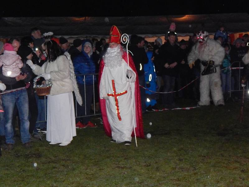 Krampusové zavítali poprvé do Jistebnice.