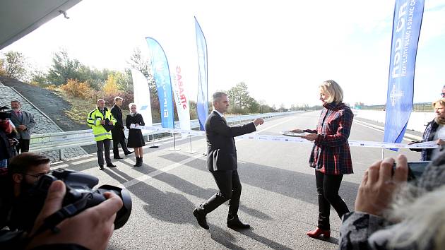 V říjnu zprovoznili dalších 5 km dálnice D3. Nový úsek vede mezi Veselím nad Lužnicí a Bošilcem.