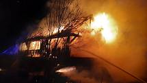 Požár rodinného domu v Rašovicích v neděli 15. března.