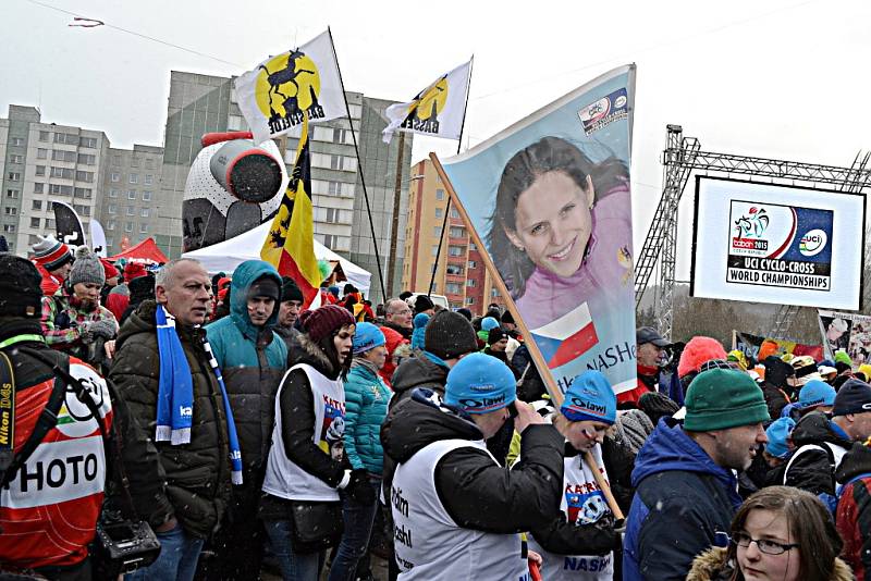 MS v cyklokrosu: Tábor v sobotu fandil juniorům a ženám.  