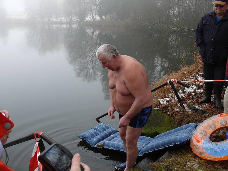 Novoroční namáčení v Jistebnici 2012.