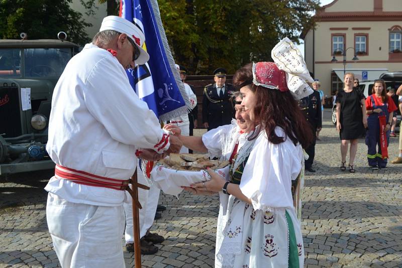 Historická hasičská technika zastavila v sobotu i v Táboře.