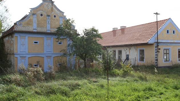 Komárovská pětka má za sebou poměrně bohatou historii. Ne vždy však byla příjemná a krásná. Naopak. Skrývá v sobě dodnes bolest, ale o tom až v příštím díle.